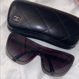 Chanel chain sunglasses